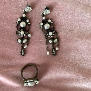 Women vintage costume jewelry